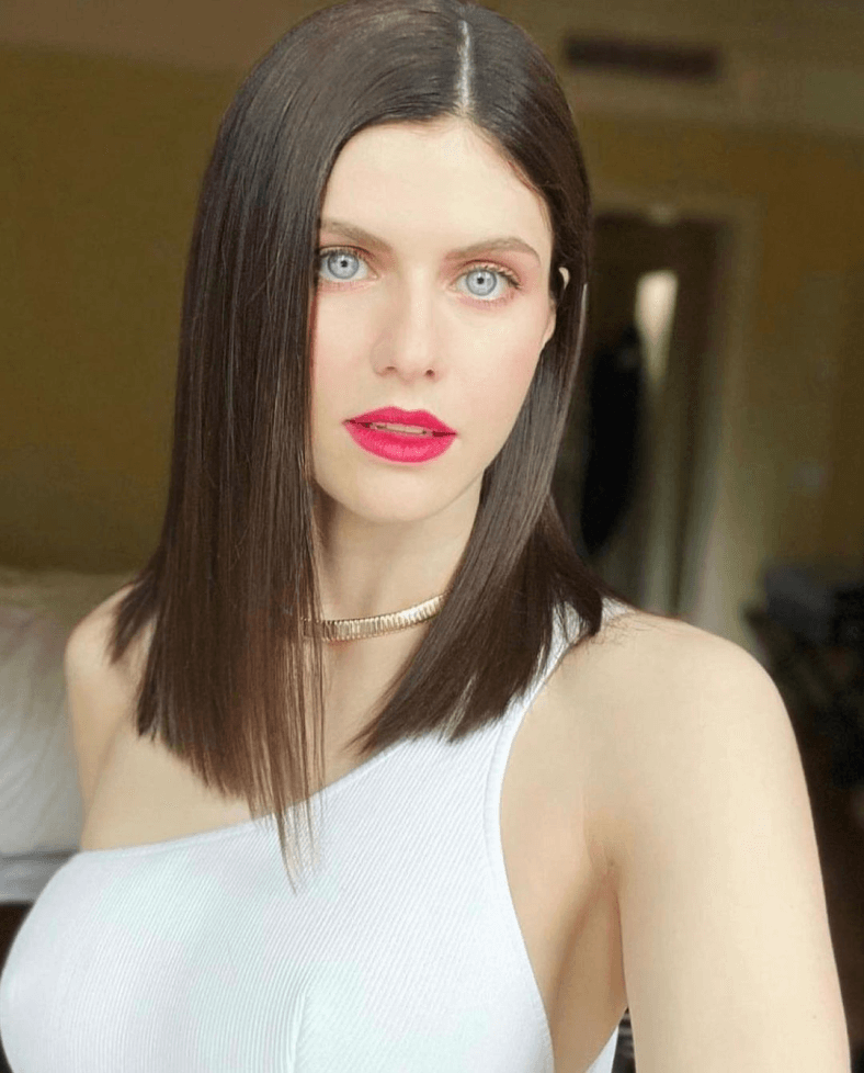 Alexandra Daddario Photo